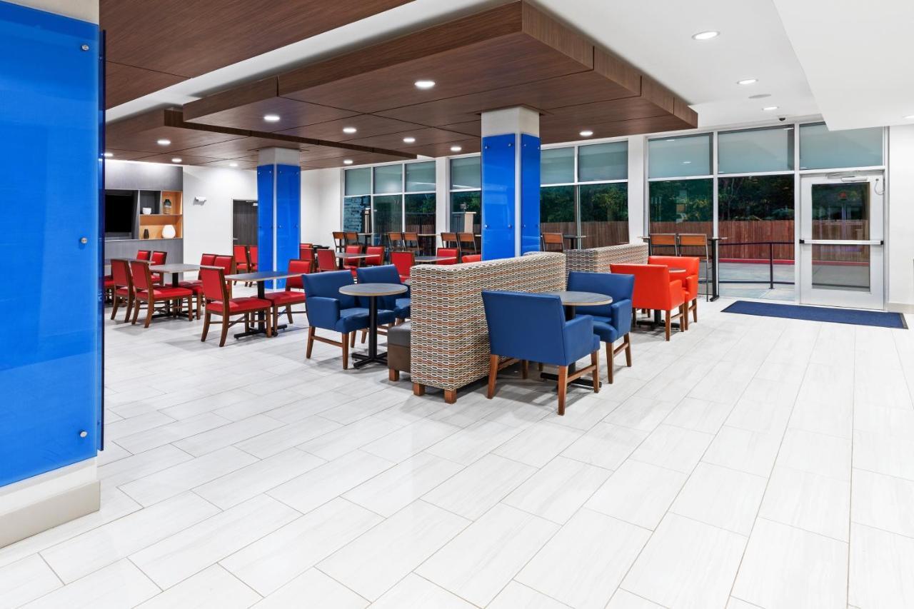 Holiday Inn Express & Suites - Denton - Sanger, An Ihg Hotel Exterior foto